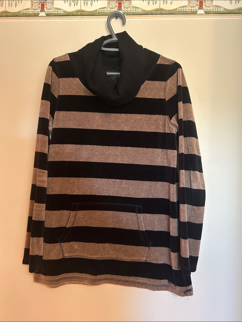 Calvin Klein plush pullover striped cowl - neck sweater. Black & Brown. Size M